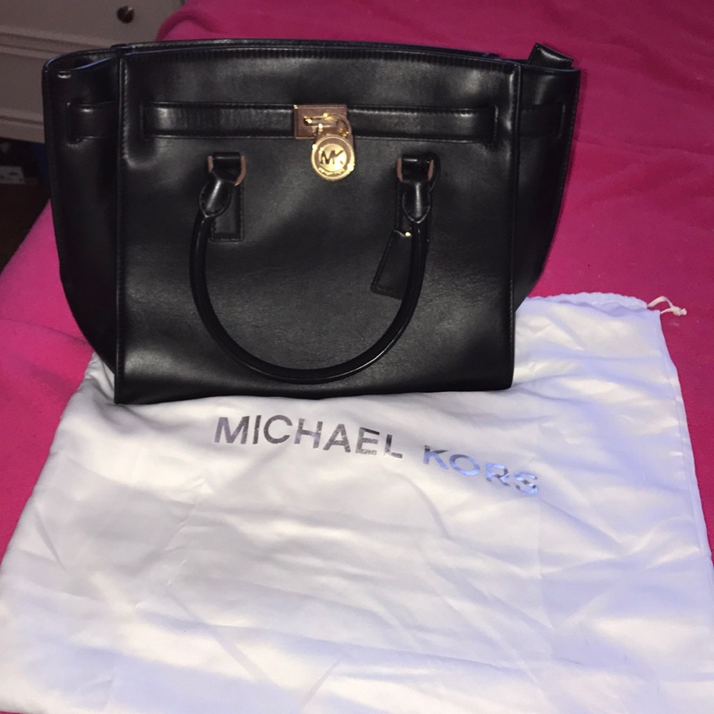 Black Michael Kors tote